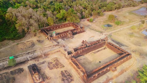 Vat-Phou,-Khmer-Tempel,-Drohnen-Luftaufnahme-Während-Der-Trockenzeit