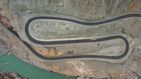 Aerial-view-of-curvy-JSR-Roads-of-Skardu,-Pakistan