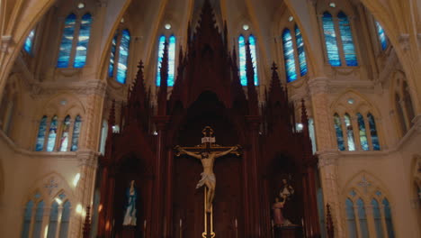 Statue-Von-Jesus-In-Der-Kirche