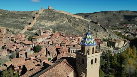 Cathedral-Tower-and-Fortress-in-Albarracin,-Teruel,-Aragon,-Spain---Aerial-4k