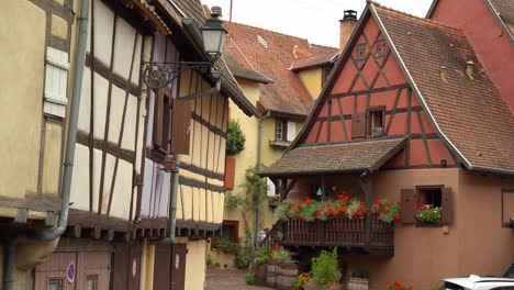 Eguisheim-Ist-Nicht-Sehr-Groß-Und-Das-Vergnügen-Besteht-Gerade-Darin,-Herumzuschlendern-Und-Bei-Jedem-Schritt-Die-Schönheit-Der-Entdeckungen-Zu-Bestaunen