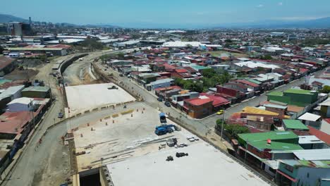 Drone-Sobrevolando-El-Sitio-De-Construcción-De-Un-Nuevo-Túnel-Y-Autopista