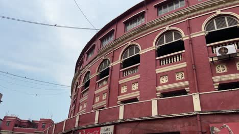 Entrada-Del-Edificio-De-La-Corporación-Municipal-De-Kolkata,-Una-Propiedad-Patrimonial-Cerca-De-Sn-Banerjee-Road