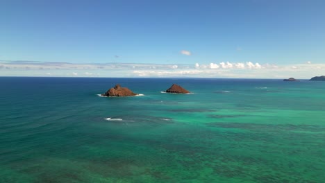 Idyllische-Türkisfarbene-Meereslandschaft-In-Oahu,-Hawaii-–-Luftaufnahme-Einer-Drohne