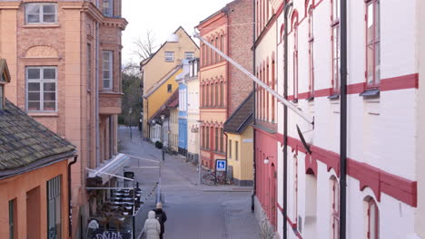 Colorida-Fachada-De-Edificios-En-El-Casco-Antiguo-De-Malmo.