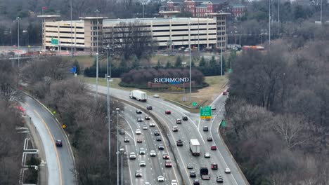 Richmond,-Virginia-sign-along-I-95-interstate-highway-during-winter