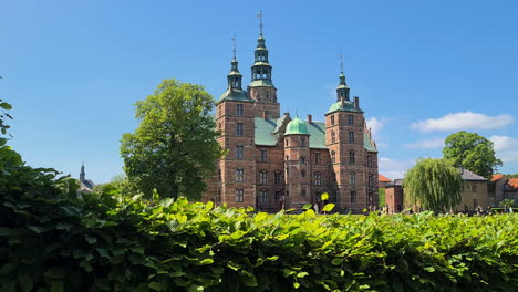 Rosenborg-Castle,-Monumental-Landmark-of-Copenhagen,-Denmark-on-Sunny-Summer-Day