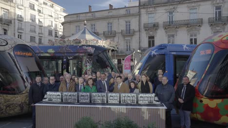 Französische-Politiker-Versammeln-Sich-Auf-Dem-Comedy-Square-Für-Die-Initiative-„Kostenloser-Transport“