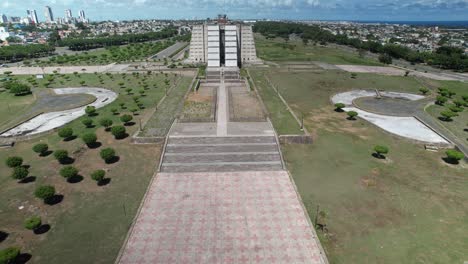 Faro-Mausoleo-Cristóbal-Colón-República-Dominicana-Caribe-Indias-Occidentales