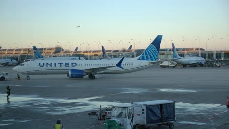 Aviones-De-United-Airlines---B737-Max-En-El-Aeropuerto-De-Chicago-Ord-Después-Del-Empujón