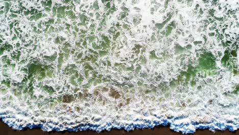 Strand-Wellen-Drohne-Luftaufnahme