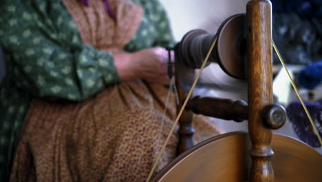 Civil-War-era-spinning-wheel