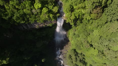 Vista-De-Aves-De-La-Cascada-Nachi,-La-Más-Grande-De-Japón.