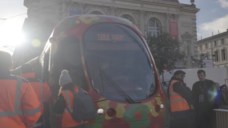 El-Vibrante-Centro-De-Transporte-De-Montpellier-En-La-Place-De-La-Comédie