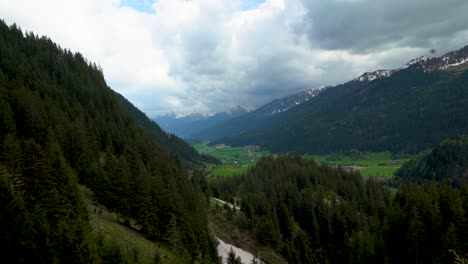 Timelapse-of-moving-clouds-in-the-mountains-in-sunny-Tirol