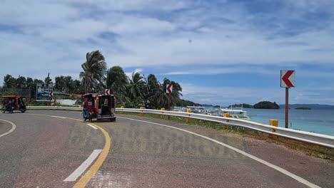 Conducir-En-Triciclo-En-La-Carretera-En-Filipinas