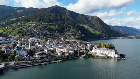 Stadt-Zell-Am-See-Am-Zeller-See-Im-Salzburger-Land,-Österreich---4k-Luftaufnahme