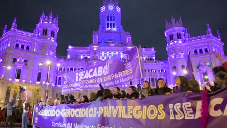 Miles-De-Personas-Marchan-Durante-Una-Manifestación-El-Día-Internacional-De-La-Mujer-Frente-A-La-Plaza-De-Cibeles.