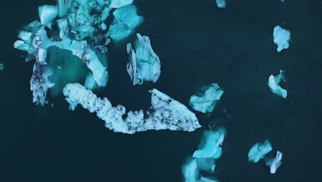 Icebergs-Melting-In-Jokulsarlon-Glacial-Lagoon-At-Sunrise-In-Iceland