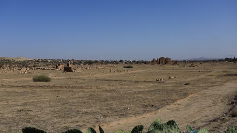 Ruinas-Romanas-En-El-Paisaje-Desértico-De-Sbeitla-En-Túnez