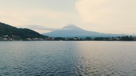 Drone-Shot-Of-Kawaguchi-Lake-And-Residential-Area-Of-Fuji-Mountain,-Japan