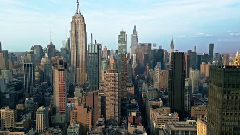 Empire-State-Building,-iconic-skyscraper-located-Midtown-Manhattan