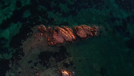 Atemberaubender-Sonnenuntergang-Am-Phi-Beach,-Sardinien,-Italien