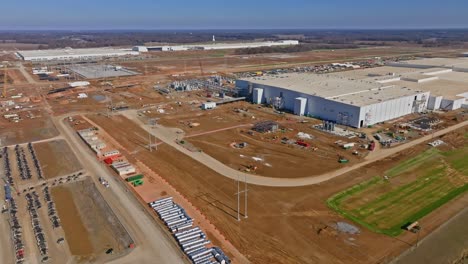 Aerial-footage-of-Ford's-Megacampus-BlueOval-City,-showcasing-the-facilities'-innovative-electric-vehicle-and-battery-manufacturing-in-Stanton,-Tennessee