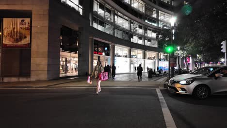 Vibrant-Night-in-Lisbon:-Stroll-Through-an-Illuminated-Shopping-Street-|-Noite-Vibrante-em-Lisboa:-Passeio-por-Rua-Comercial-Iluminada