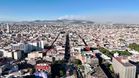 Toma-De-Drones-Hacia-Atrás-Del-Centro-De-La-Ciudad-De-México