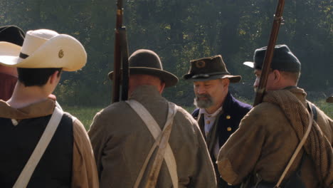 Confederate-Soldiers-Line-Up