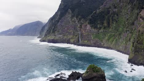 Drone-video-of-waterfall-reveal-in-maderia