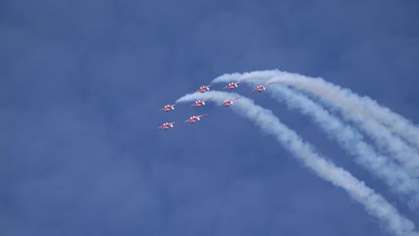 Equipo-De-Demostración-De-Snowbirds-Airshow-En-Formación-Cerrada-En-Bucle-4k