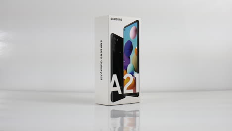 Brandneue-Samsung-Galaxy-A21-Handy-Verpackung,-Studioaufnahme