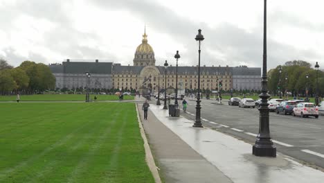 Les-Invalides-House-El-Museo-Del-Ejército,-El-Museo-Militar-Del-Ejército-De-Francia