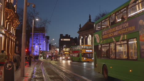 Scene-Of-The-City-Streets-With-Bus-Lane-At-Night-In-Dublin,-Ireland