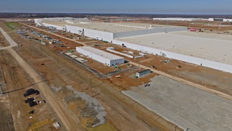 Sobrevuelo-Con-Drones-Del-Megacampus-De-Ford-En-La-Ciudad-De-Blueoval,-Mostrando-Las-Instalaciones-De-Fabricación-De-Baterías-Y-Vehículos-Eléctricos-En-Stanton,-Tennessee