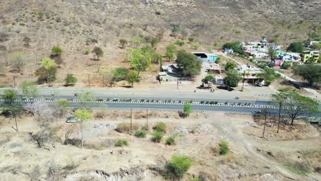 Drohne-Nähert-Sich-Mumbai-Zum-Agra-National-Highway-Drohnenansicht