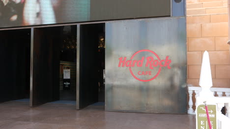 Hard-rock-cafe-entrance-in-Tenerife