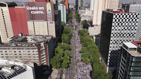 International-Women's-Day-Protest-on-Avenida-Reforma,-CDMX