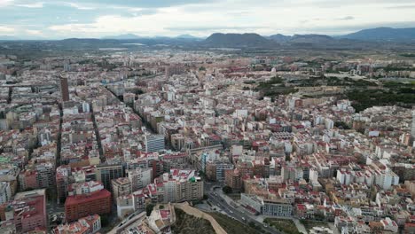 Vista-Aérea-De-La-Ciudad-De-Alicante-Y-Edificios-En-La-Costa-Blanca,-España