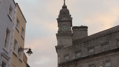 Mercer's-Medical-Centre-Clock-Tower-In-Dublin,-Ireland