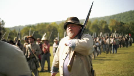 Soldados-Confederados-Marchando