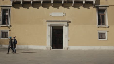 Sereno-Instituto-Veneciano-&quot;de-Ciencias,-Letras-Y-Artes&quot;-Con-Arquitectura-Señorial