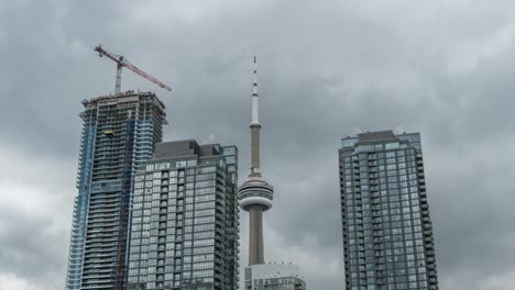 Construcción-De-Condominios-Junto-A-La-Torre-Cn,-Timelapse-De-Toronto