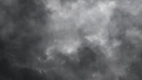 Cielo-Oscuro-Y-Nubes-Cumulonimbus-Junto-Con-Tormenta-En-El-Cielo-Oscuro