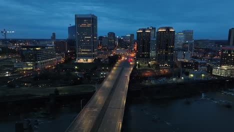 Horizonte-De-La-Ciudad-De-Richmond,-Virginia-Al-Amanecer