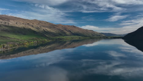 Views-over-Lake-Wakatipu-New-Zealand-South-Island