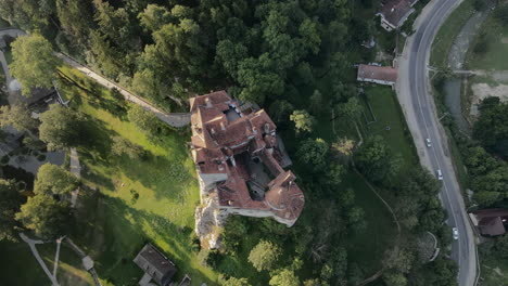 High-dolly-shot-above-the-Dracula-castle-and-surrounding