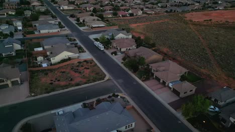 Washington-County,-Utah,-USA-–-Ein-Atemberaubender-Blick-Auf-Die-Wohnsiedlung-In-Hurricane-City-–-Drohne-Fliegt-Vorwärts